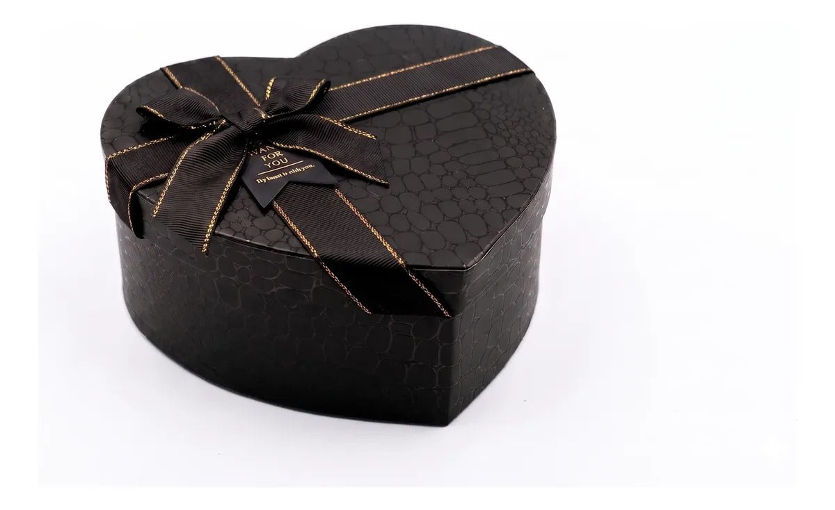 Caja de regalo negra con forma de corazón