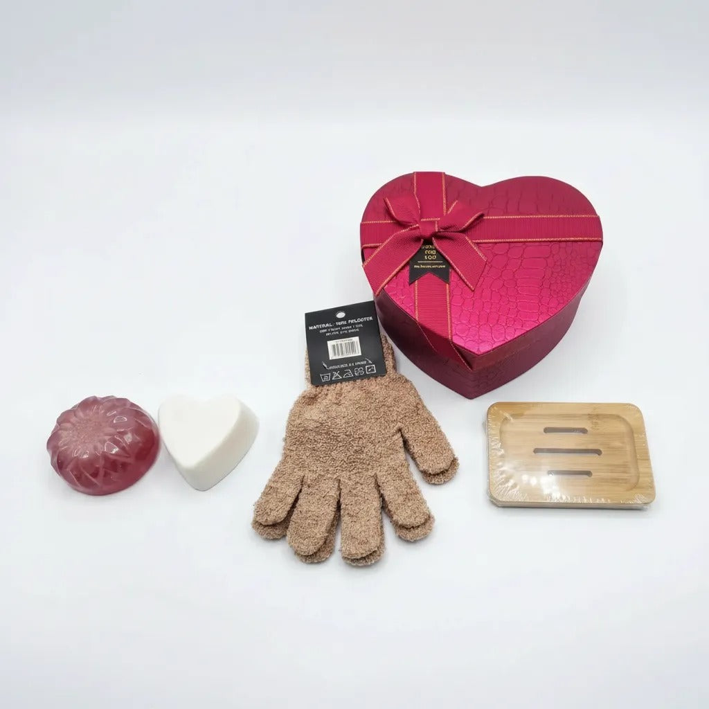 Caja de regalo rosada con 2 jabones artesanales, guante exfoliante y jabonera de bambú